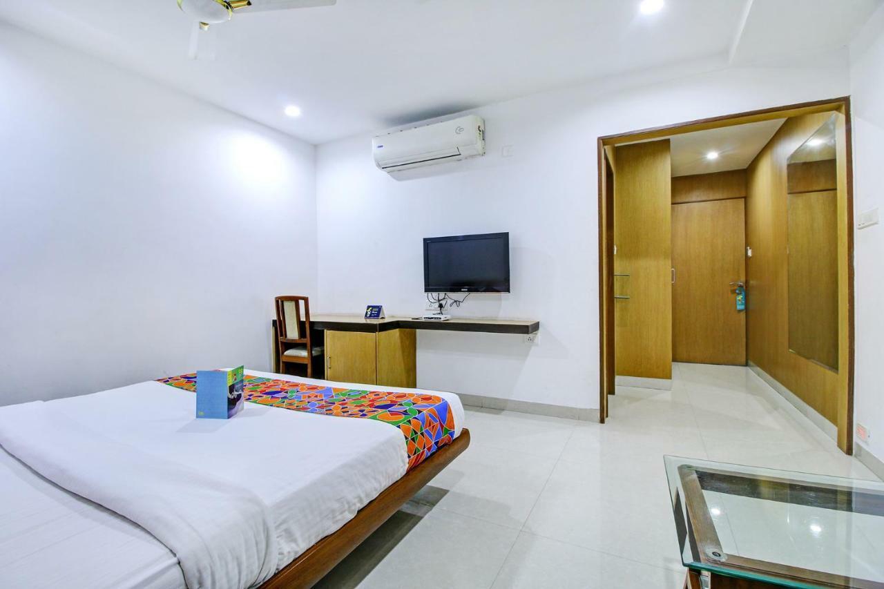 Fabhotel Syberitic Suites Gachibowli - Fully Vaccinated Staff Kondapur  外观 照片