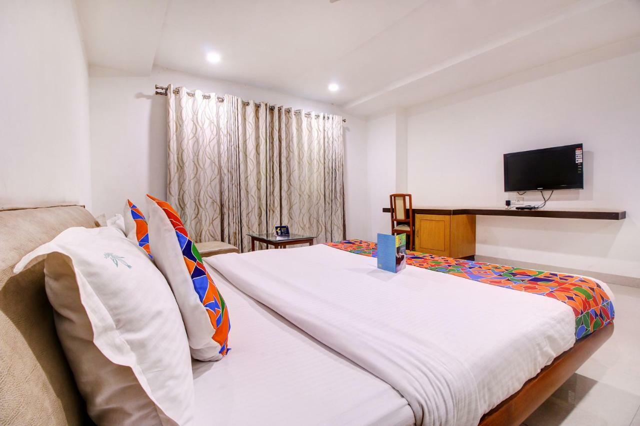 Fabhotel Syberitic Suites Gachibowli - Fully Vaccinated Staff Kondapur  外观 照片